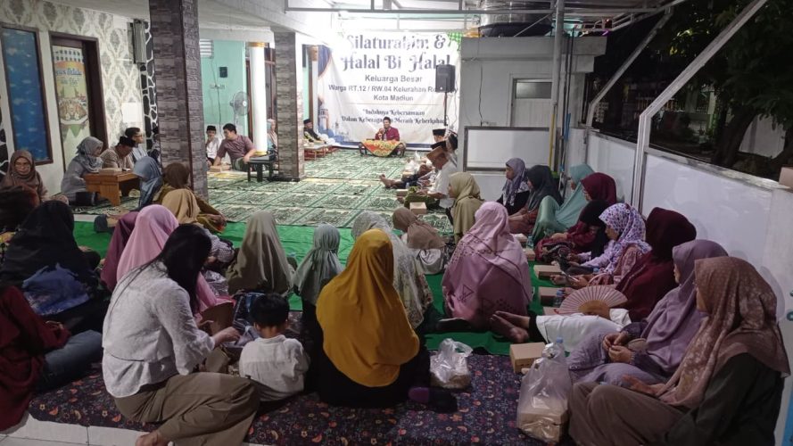 Ibu Lurah Rejomulyo Hadiri Kegiatan Halal Bihalal di Masjid Damis Munajat