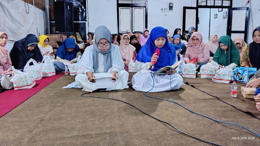 Ibu Lurah Rejomulyo Hadiri Halal Bihalal Warga RT 17