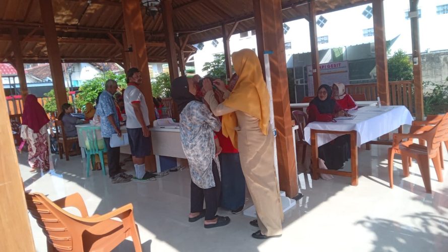 Monitoring kegiatan Posyandu ILP