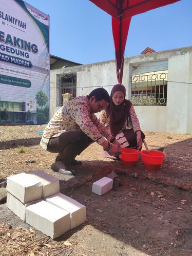 GROUND BREAKING PEMBANGUNAN GEDUNG KB,TK ISLAM AL-IRSYAD MADIUN